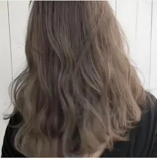 ミディアム 峯 志帆のヘアスタイル