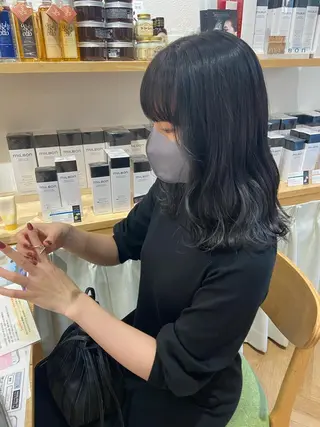 セミロング カラー ヘアアレンジ merc.🌿💚 八幡真衣のヘアスタイル