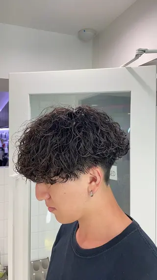 ショート パーマ ヘアアレンジ メンズ 艶カラー の達人のヘアスタイル