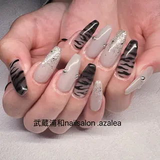 ネイル R inのネイルデザイン