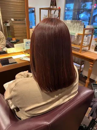 セミロング カラー よしだ しおりのヘアスタイル