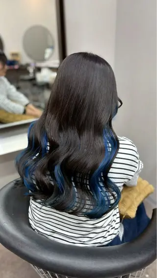 ロング かのブリーチカラー 🎧⛓️🩶のヘアスタイル