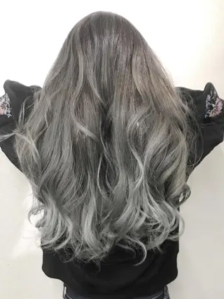 ロング 大阪レミーエクステ チビ編み込みのヘアスタイル