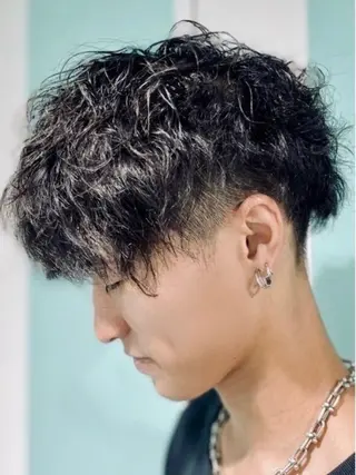 パーマ 八馬 那由多のヘアスタイル