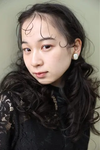 ロング 加藤 瑠彩のヘアスタイル