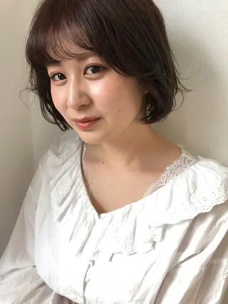 ショート カラー 岩田 萌那のヘアスタイル