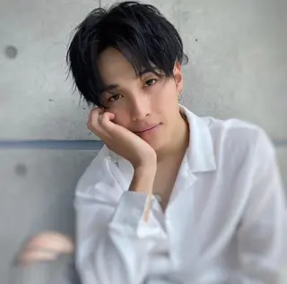 ショート パーマ メンズ 赤み消し🌿 透明感カラー🫧のヘアスタイル