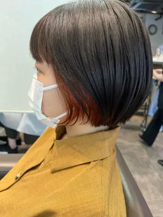 ショート カラー ヘアアレンジ サナ🌱 切りっぱなしボブのヘアスタイル