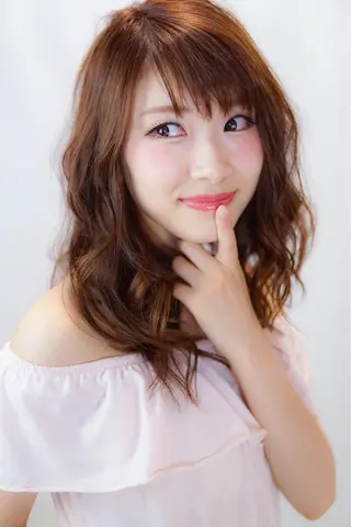 ミディアム セミロング カラー パーマ 髪質改善、エクステ 山口卓哉のヘアスタイル