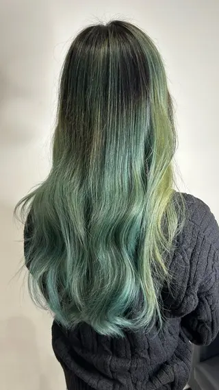 ロング カラー 長田 麻友子のヘアスタイル