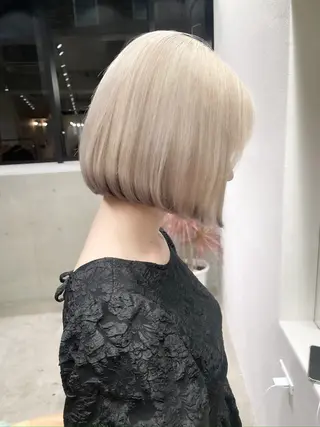 ショート カラー ヘアアレンジ ミニボブ/ブリーチ 🌈MISATOのヘアスタイル