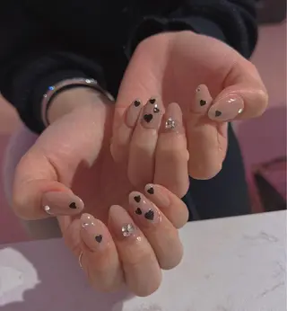 ネイル ちゅるんネイル🪄 耳ツボジュエリー🔗のネイルデザイン