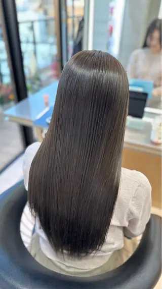 ロング ✨髪質改善特化✨副 店長椎葉信乃介のヘアスタイル