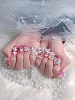 ミディアム Hanaai Salon新大久保店のネイルデザイン