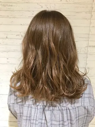 セミロング カラー ながやま まいのヘアスタイル