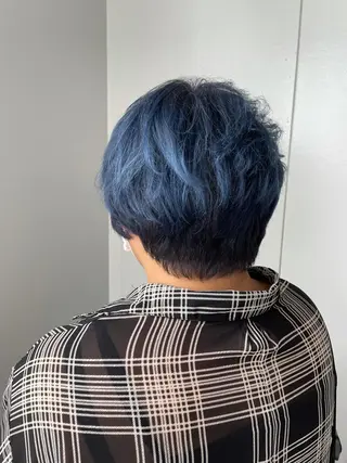 ショート カラー 松本 唯のヘアスタイル