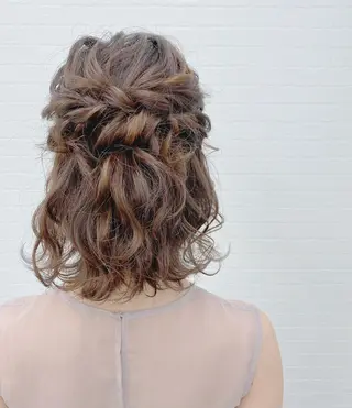 ミディアム ヘアアレンジ GRANLUSSO 〜グランルッソ駅前店所属・木口 嘉美のヘアスタイル