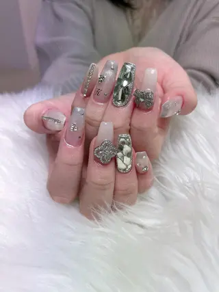 ネイル U nail 🩷 高田馬場店のネイルデザイン