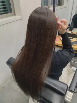 ロング セシルヘアー所属・顔周りカット　艶髪 　髪質改善　くまーのヘアスタイル