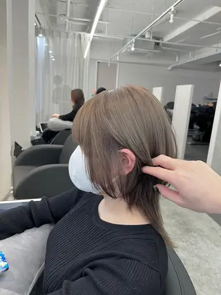 ミディアム カラー REAL【レアル】所属・グレージュ/透け感 カラー/透明感カラーのヘアスタイル