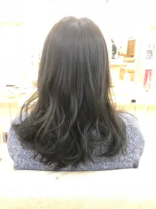 ロング カラー DEE okazakiのヘアスタイル
