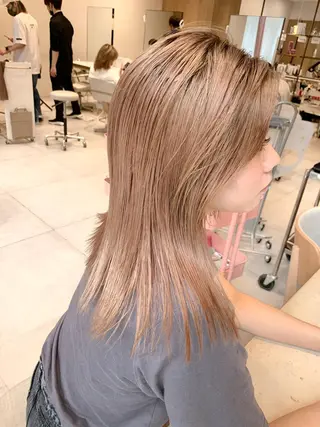 ミディアム カラー パーマ ヘアアレンジ レイヤー専門家 ダブルカラー修のヘアスタイル