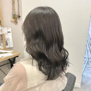 ミディアム カラー 色白に見える暗髪 梅田・増田のヘアスタイル