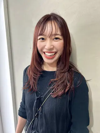 セミロング shiho/レイヤー /透明感カラーのヘアスタイル