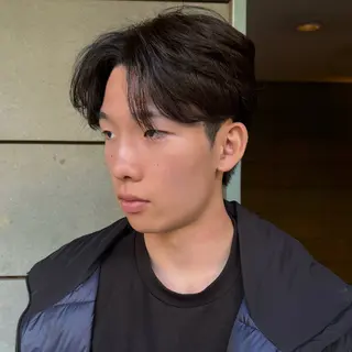 メンズ FILMS Chiba所属・Hiroki/韓国 センターパートのヘアスタイル