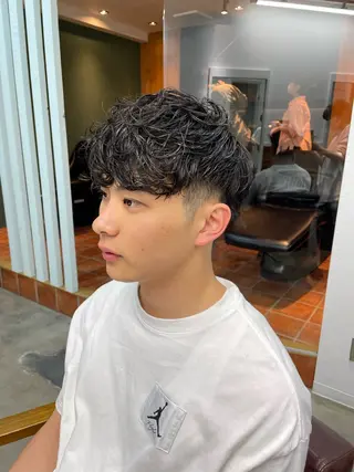 パーマ メンズ RIN／韓国ヘア レイヤーカットのヘアスタイル