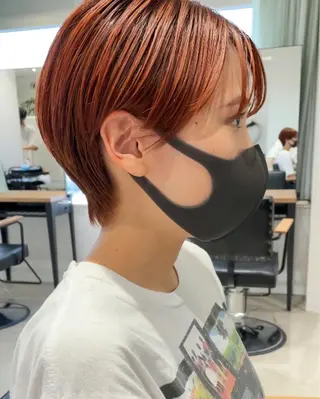 ショート カラー Loom.所属・村上雅人 ナチュラルモードのヘアスタイル