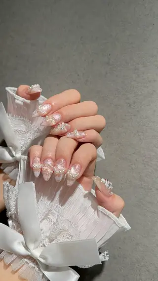 ネイル I-nailロング /ワンホン/キラキラのネイルデザイン