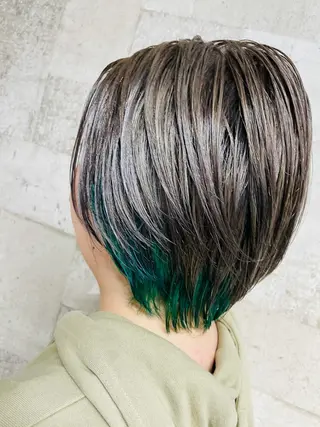 カラー ○HITOMI ○のヘアスタイル