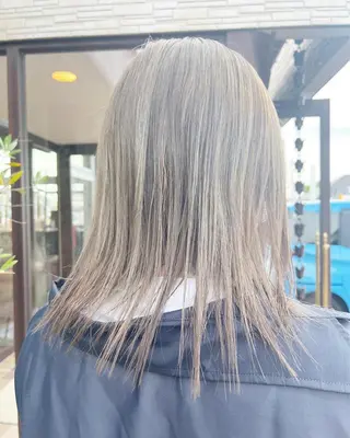 ミディアム EARTH長岡 🌼渡辺まい🌼のヘアスタイル