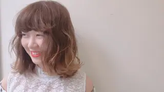 ミディアム カラー シールエクステ✨️韓 国羽エクステ🪽和希のヘアスタイル