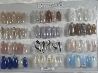 ネイル ❤️💛🩵京橋 痛ネイル⭐️3Dのネイルデザイン