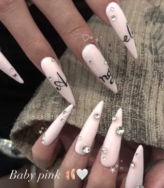 ネイル 🍓リスブラン MELのネイルデザイン