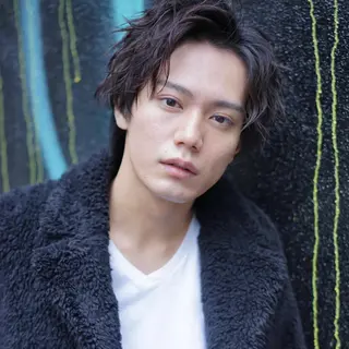 カラー パーマ メンズ スパイラル波巻き パーマ井本汰壱のヘアスタイル