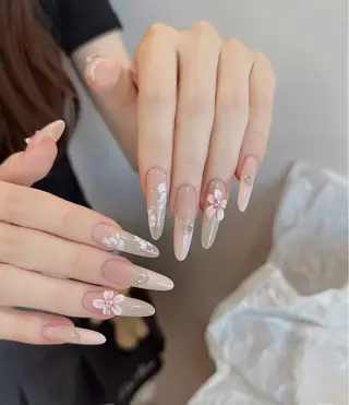 ネイル RINA 🌸のネイルデザイン