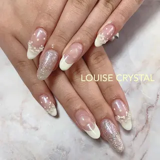 ネイル LOUISE CRYSTALのネイルデザイン