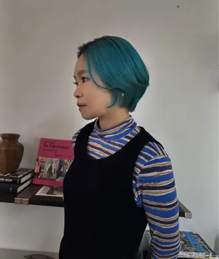 ショート カラー 束所属・毛流れセンターパート Sakiのヘアスタイル