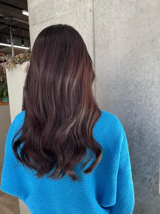 セミロング カラー yuika .のヘアスタイル