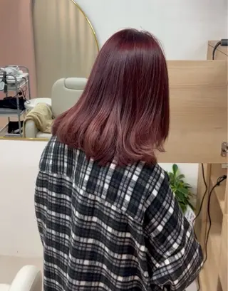 セミロング seek北梅田 HINA🍑✨のヘアスタイル