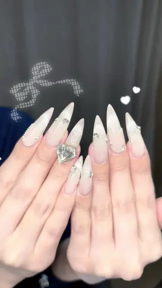 ネイル 🩰fein. hana🫧のネイルデザイン