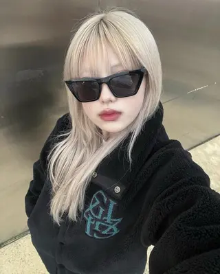 ロング カラー モテ髪💕ハイトーン ベージュ yuriaのヘアスタイル