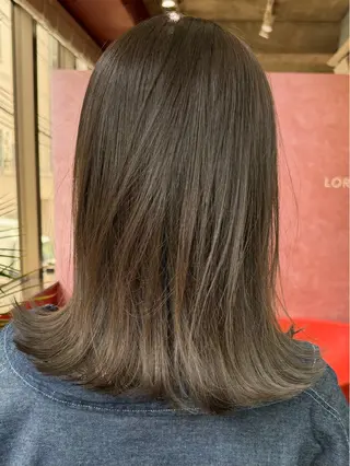 ミディアム カラー 鈴木駿介 レイヤーカットのヘアスタイル