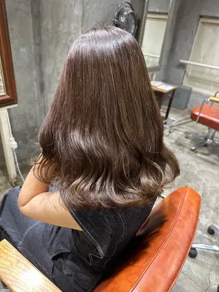 ミディアム yelm所属・🫒オリーブカラー ミディアムレイヤー✨のヘアスタイル