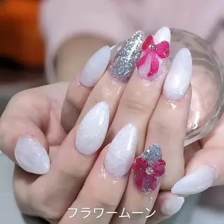 ネイル フラワー ムーンのネイルデザイン