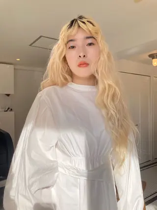 カラー ブリーチカラー🎀 韓国風/寺門美優のヘアスタイル