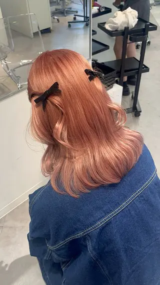 ミディアム カラー ヘアアレンジ クルミ🤍ピンク 🎀韓国ヘアのヘアスタイル